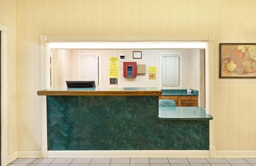 Covington Hotel | Super 8 by Wyndham Covington