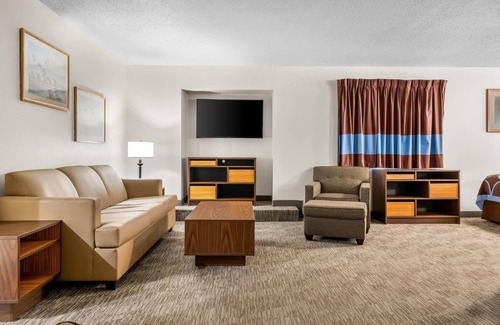 Custer Hotel | Super 8 by Wyndham Custer/Crazy Horse Area