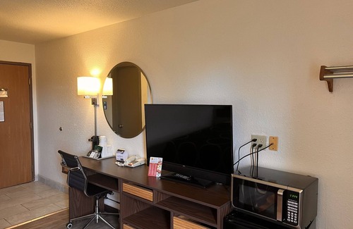 Elizabethtown Hotel | Super 8 by Wyndham Elizabethtown