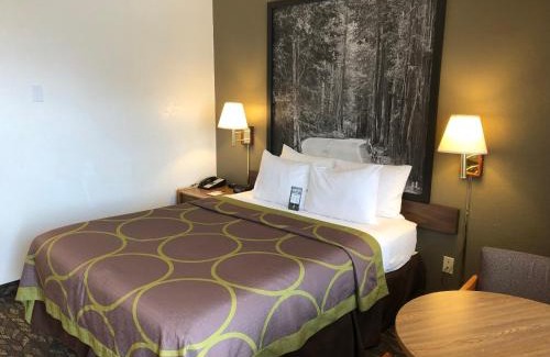 Fort Bragg Hotel | Super 8 by Wyndham Fort Bragg
