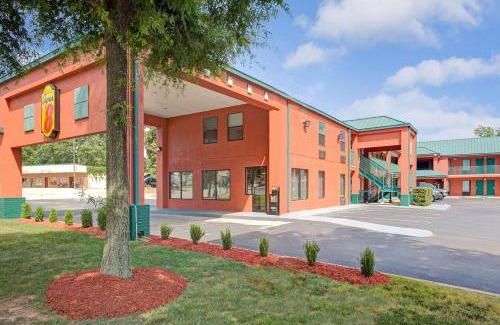 Gainesville Hotel | Super 8 by Wyndham Gainesville