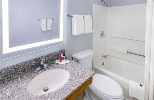 Johnstown Hotel | Super 8 by Wyndham Johnstown/Gloversville