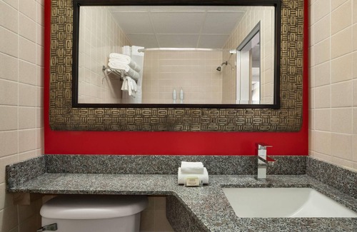 Macon Hotel | Super 8 by Wyndham Macon GA