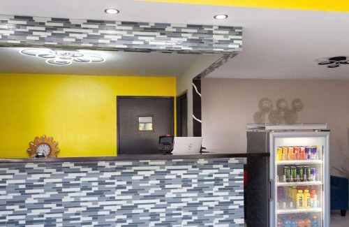 Olney Hotel | Super 8 by Wyndham Olney