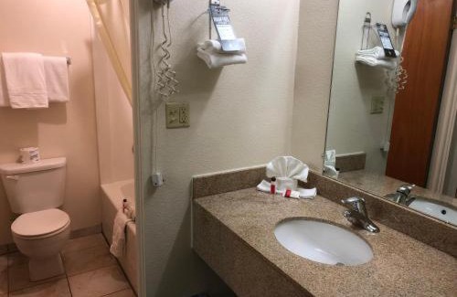 Ontario Hotel | Super 8 by Wyndham Ontario