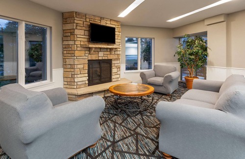 Traverse City Hotel | Super 8 by Wyndham Traverse City