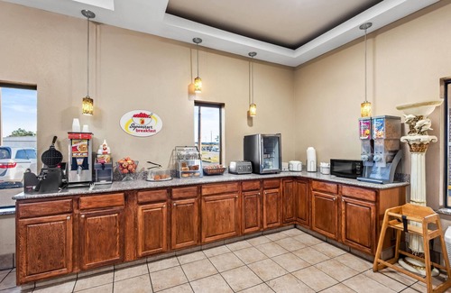 Terre Haute Hotel | Super 8 by Wyndham Terre Haute
