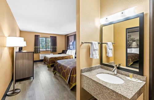 Terre Haute Hotel | Super 8 by Wyndham Terre Haute