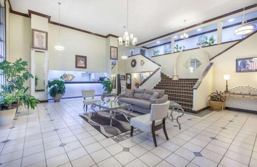 Tyler Hotel | Super 8 by Wyndham Tyler TX