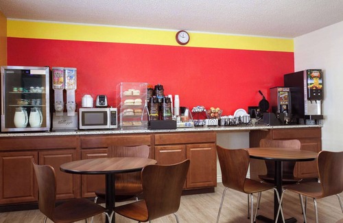 Briargate Hotel | Super 8 by Wyndham Colorado Springs/Afa Area