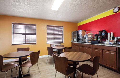 Briargate Hotel | Super 8 by Wyndham Colorado Springs/Afa Area