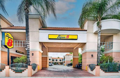 North Hollywood Hotel | Super 8 by Wyndham North Hollywood