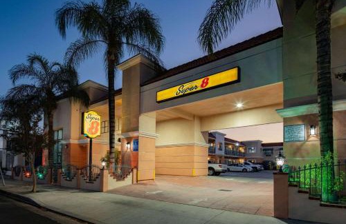 North Hollywood Hotel | Super 8 by Wyndham North Hollywood