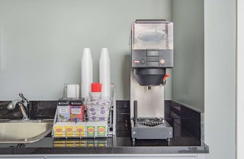 North Hollywood Hotel | Super 8 by Wyndham North Hollywood
