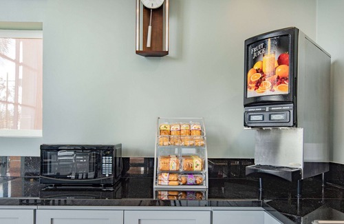 North Hollywood Hotel | Super 8 by Wyndham North Hollywood