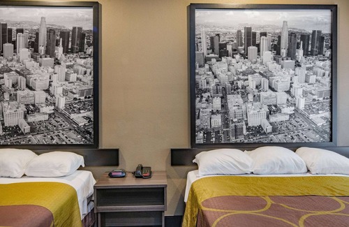 North Hollywood Hotel | Super 8 by Wyndham North Hollywood