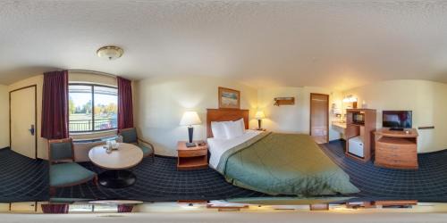 Vancouver Hotel | Super 8 by Wyndham Vancouver East