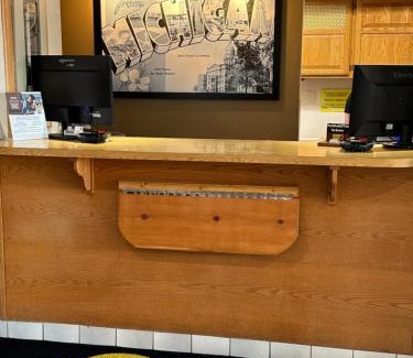 West Branch Hotel | Super 8 by Wyndham West Branch