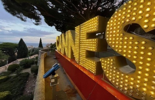 Prado - Republique Apartment | Super Cannes rental 3 * 2 to 4 pers 15 minutes walk from Center Clim Parking