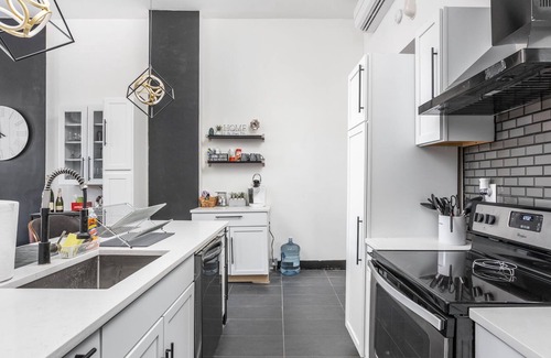 Crawfordsville Condo | Super Chic Downtown Penthouse, Stay for Gen Con!