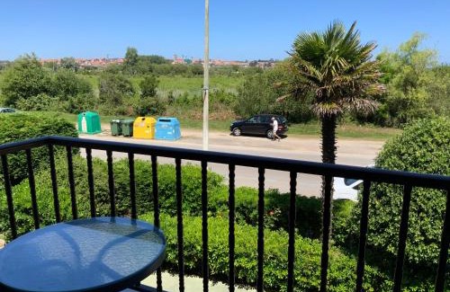 Noja Apartment | SUPER CHOLLO PRIMERA SEMANA DE SEPTIEMBRE piso a pie de playa, TU MASCOTA ES BIENVENIDA!