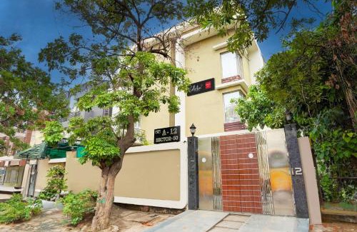 Noida Hotel | Super Collection O Ambient Inn