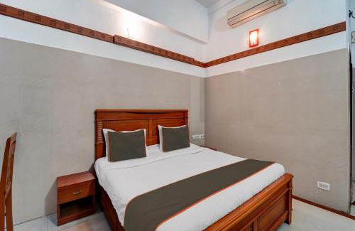 Gandhipuram Hotel | Super Collection O Skry Hotels Gandhipuram