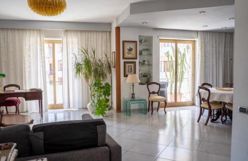 Materdei Apartment | Super Elegante Napoli Centro con posto auto e wifi veloce