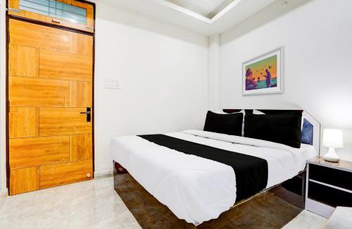 Varanasi Hotel | Super Hotel O B.G.P.G House