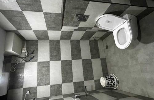 Rajouri Garden Hotel | Super Hotel O Iris Lite