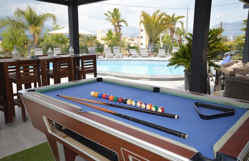 El Albir Villa | Super Location. Sea at 70m, Beach 300m, Wifi, Aircon, BBQ, 3 Gen Family, Party