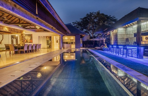 Seminyak Villa | Super Luxury 5 Bedroom Villa with 2 Pools in Seminyak/Bali