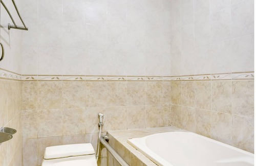 Diponegoro Hotel | Super OYO 3261 Hotel Ratu