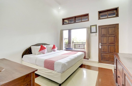 Diponegoro Hotel | Super OYO 3261 Hotel Ratu