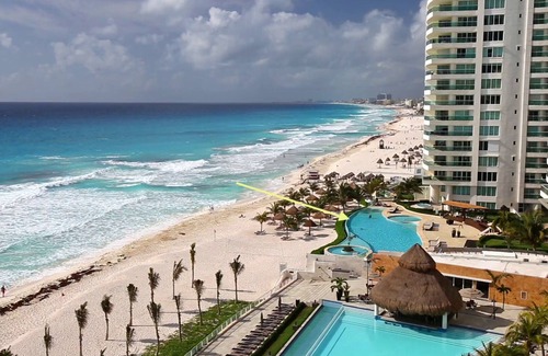 Punta Cancun Condo | SUPER SALE OCT-NOV/LUXURY BEACHFRONT SKYVILLA/SLEEP 10