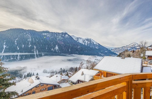 Chatel Ski Chalet | Superb 176m2 flat, 5 bedrooms, 4 bathrooms, sleeps 14.