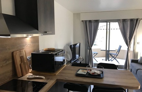 Frejus Plage Apartment | Superb 3-person apartment with canal and garden views, lovely terrace