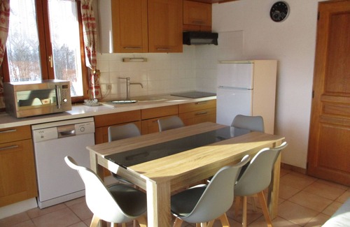 Saint-Sorlin-d'Arves Apartment | Superb 6-person chalet apartment