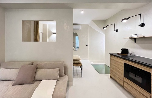 Quartier du Mail Apartment | Superb Apartment Palais Royal Louvre Museum