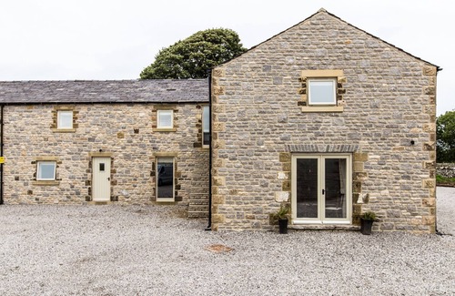 Monyash House | Superb barn conversion with games room, near Monyash, sleeps up to 20 in 7 bedrooms.