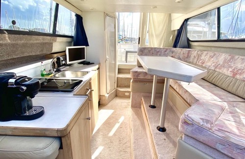 French Atlantic Coast Boat Rental | Superb boat for an unusual night