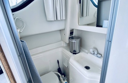 French Atlantic Coast Boat Rental | Superb boat for an unusual night