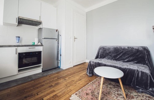 Auteuil Apartment | Superb Bright Studio Next To The Seine
