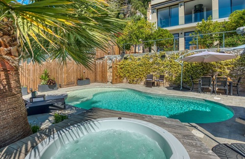 Villefranche-sur-Mer Apartment | Superb downstairs villa, pool, jacuzzi and solarium!
