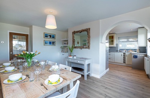 Rhosneigr House | Superb family getaway, sleeps 8, pet friendly, south facing garden near beaches