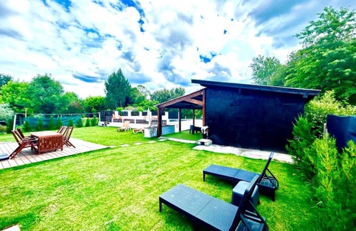 Aureilhan Villa | Superb Heated Pool Villa Near Ocean Lake