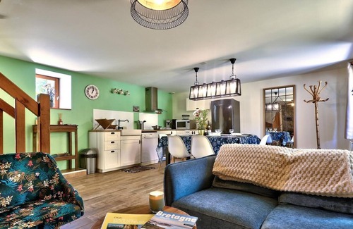 Plouguin Cottage | Superb "L'aber" gîte overlooking the river