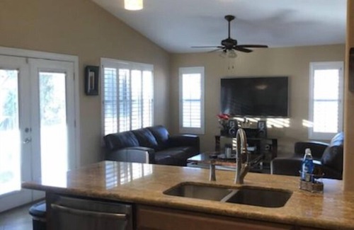 Monarch House | Superb location ! Excellent Weather! What are you waiting for?