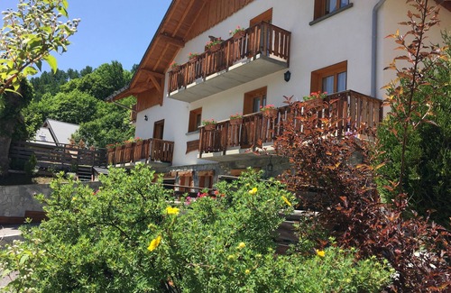 Valloire House | superb mountain chalet, quiet location not far from amenities.
