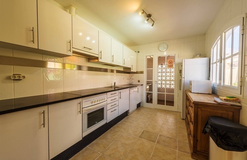 Caleta de Fuste Villa | Superb private golf villa, Sky Tv & 300mb INTERNET, and pool table.